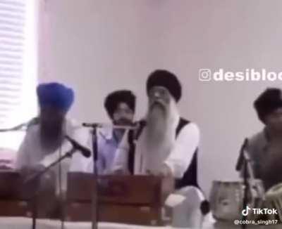 Babaji using a jaikaara to charge up ⚡️