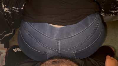 Anyone else love the feeling of a big ass in jeans grinding on them? 