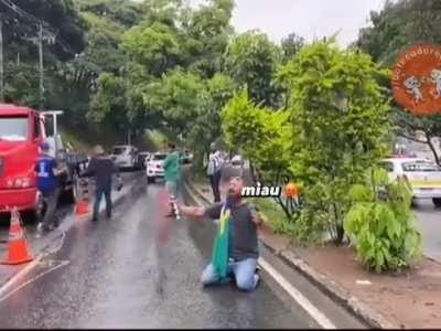 Certeza que foi um surto coletivo 