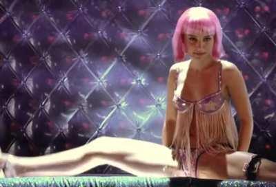 Natalie Portman spreading her legs and inviting you in