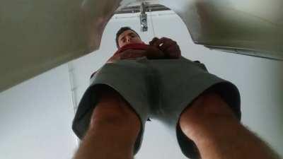 POV : You're a Bug at an Urinal