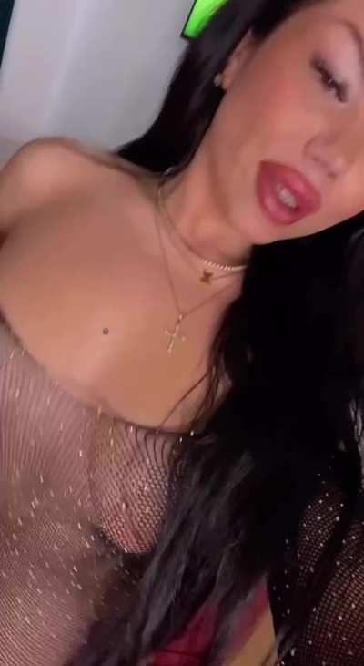 I am an bored young girl, come play with meeee