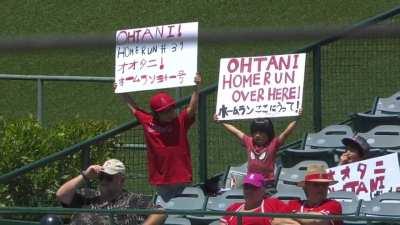 [Highlight] Ohtani 31st homer bat flip
