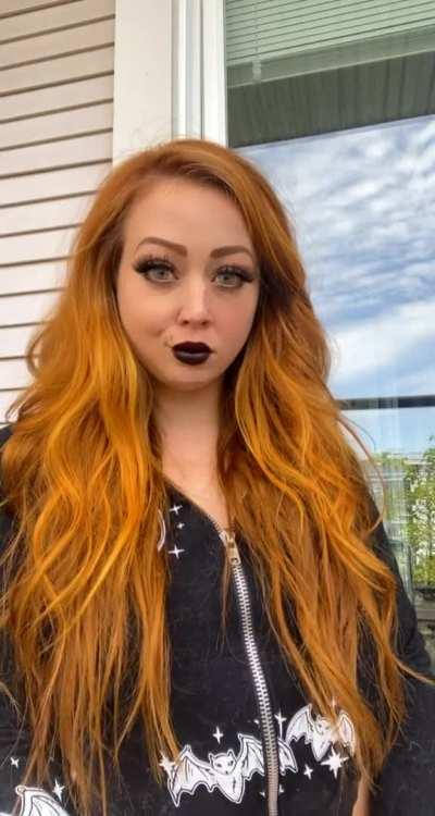 Who likes ginger emo girls?