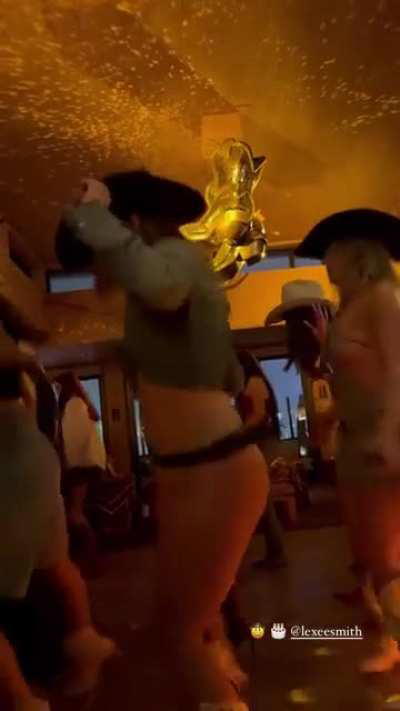 So hot 😫 Tele in my bio