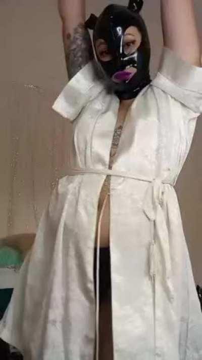 On your knees beta, Mommy came home. Bend over.