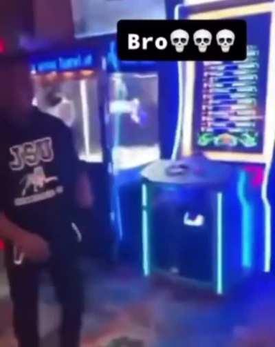 Why bro sound like dat🤣