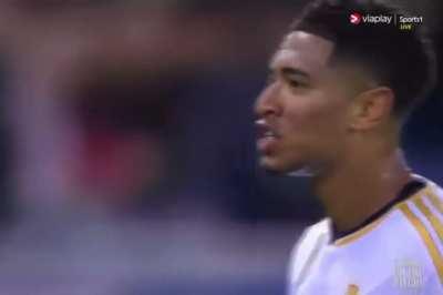 Jude Bellingham to the referee “You are fucking shit!” 😂😂😂