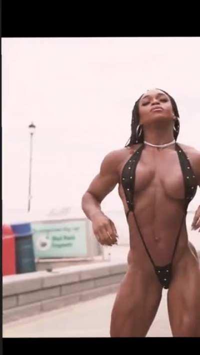 Lola Montez (@fit_lolamontez)