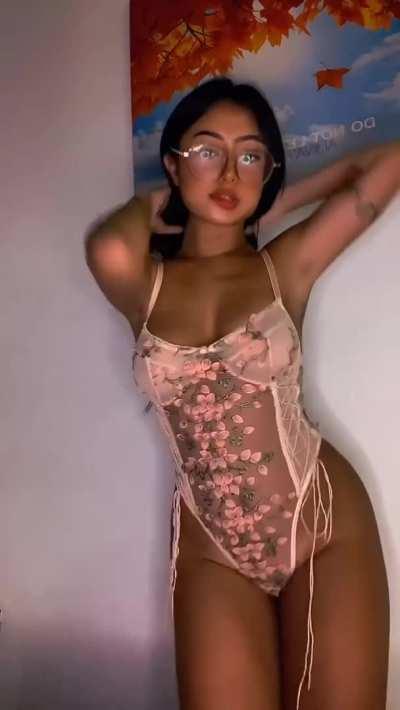 Doing a social experiment to see how many horny guys will actually see my ass tonight 🍑