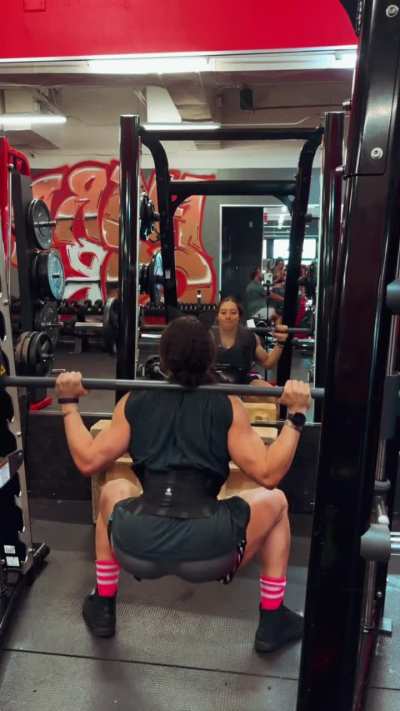 Reminder to squat ✍️🖤👽