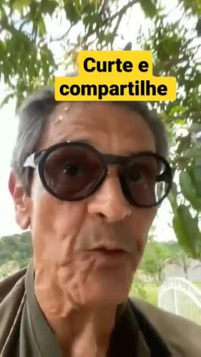 Roberto Jefferson atira na PF. A esposa comenta que ele não tem necessidade de fazer isso e que feriu um policial.