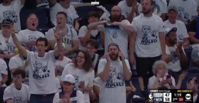 Steph disapproves of Randles dance moves