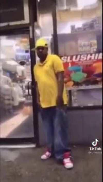 I feel like everyone should have this video 😭😭