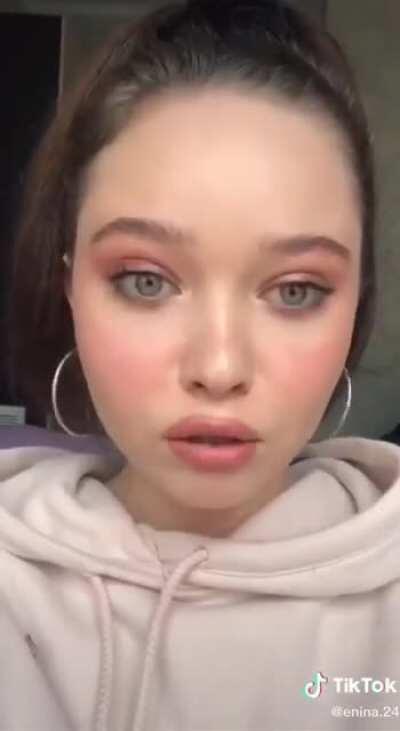 Я б**ть никак не могу понять, какие права они хотят себе вернуть, водительские? Какая падла забрала у фемок их е*учие права! Верните этим марамойкам их права пожалуйста