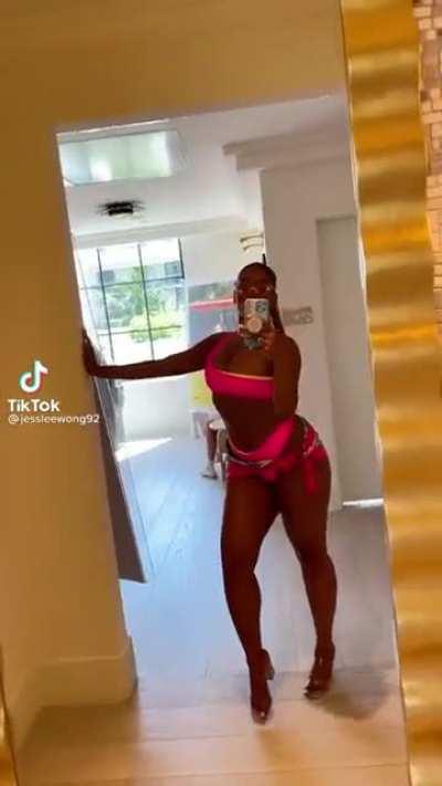 Ms Wong 🇯🇲🍑🤤😻😍❤️