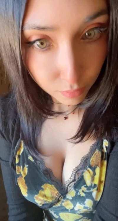 I get excited knowing that Fall & Halloween are around the corner, it’s my absolute favorite!👻 What’s your favorite time of year?