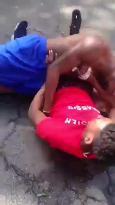 Guy knocks himself out during fight