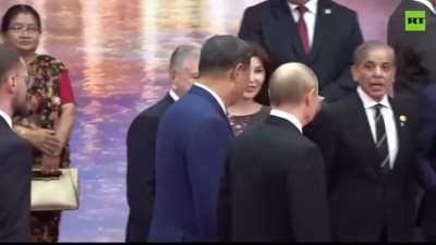RU POV: Putin, Xi, Modi & other world leaders pose for photos at the Shanghai Cooperation Organisation Summit