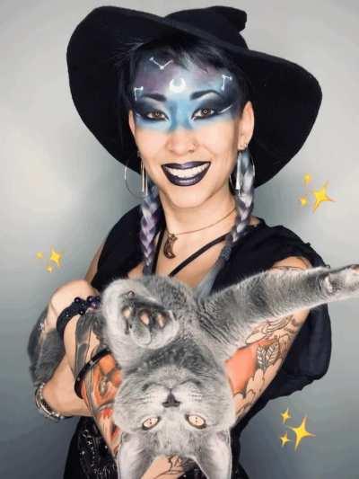 Don’t let this world weigh you down, my loves, for you are of the stars ✨🖤