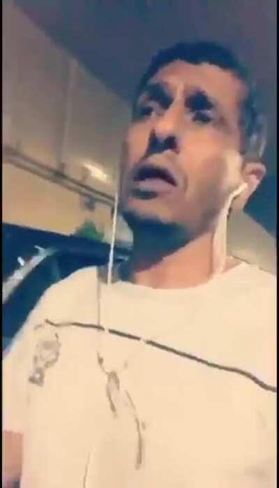 ‏نصيحة بليغة في كيفية التعامل مع هموم الدنيا ومشاكلها، غفر الله لصاحب المقطع وجزاه خيراً.