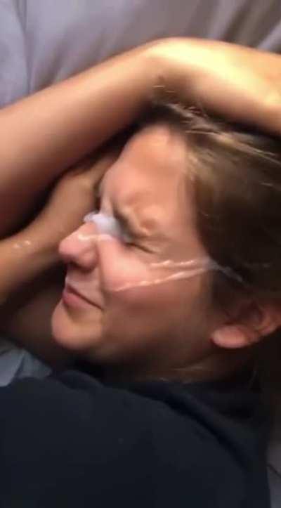 Cute amateur takes the facial of a lifetime