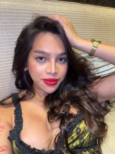 the face or the bulge? which would u kiss first, right answers only🙈🧸