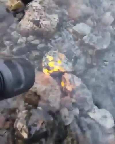 Sodalite is a type of rock that reacts with UV light. When exposed to it, the rock turns to a golden, lava-like color… (via IG/wild_nrocks)