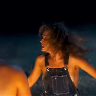 Just so you know, Margot Robbie IS still willing to show some nipple