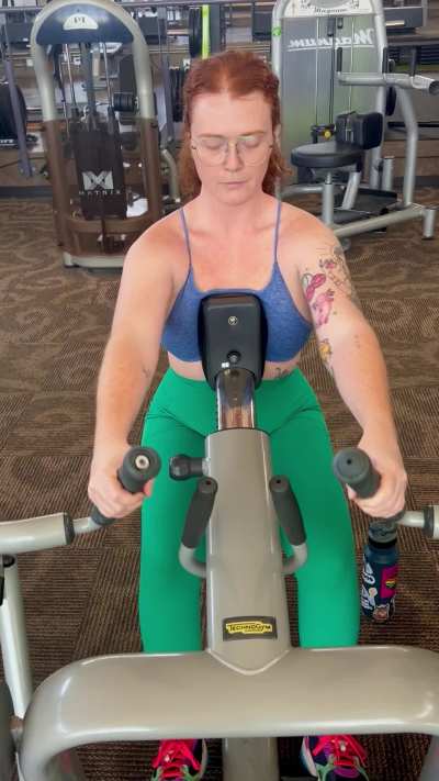 I’m falling out of this sports bra