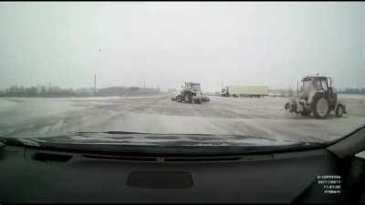 Russia: Car vs tractor crash