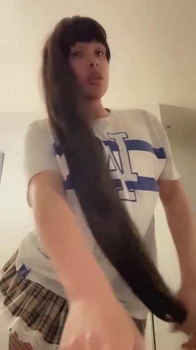 Need a daddy to open new doors for me and elevate me 💕