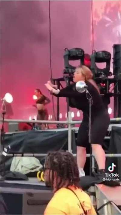 HMC while I fully translate this song.