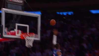 [Highlight] Trae gets the tough layup to go and has a message for the MSG crowd