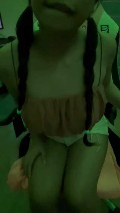 Would you ever want a Filipina gamer girl?