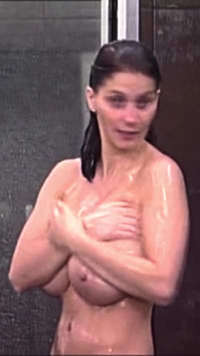 Shower Tits