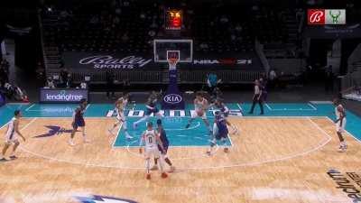 [Highlight] Brook Lopez is too big to be guarded by Miles Bridges