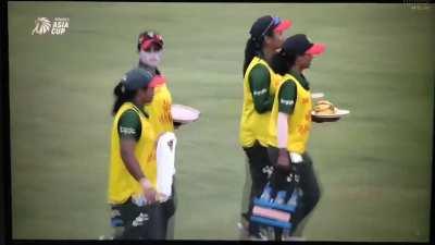 Bangladeshis Bringing A Whole Cuisine During Drinks Break !