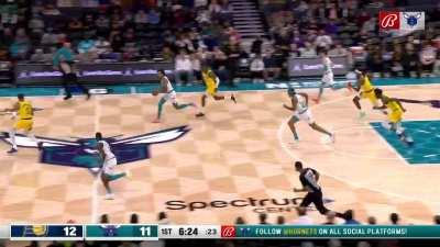 [Highlight] Terry Rozier freezes the defender with the transition ball fake leading to an easy layup