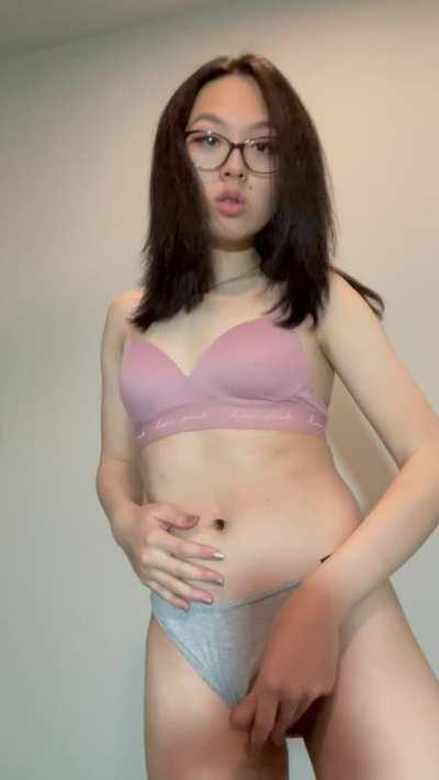 Wanna play with me? 🥺😳💕