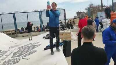 Right now in Odessa! Building blockades against invaders!!