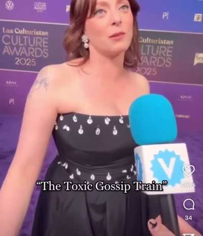 TGT called out on red carpet by Rachel Bloom