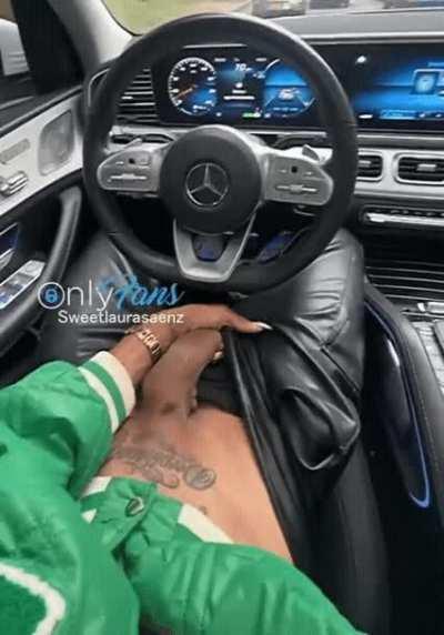 pretty cock laura 💚🤍🖤