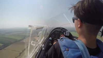 I'm not a boy in skirts, nor a girl in a suit. I don't have a cloak, I don't have a Mandalorian armor, and I definietly don't have a fuck ton of mustard and ketchup, but here's a video of me flying.