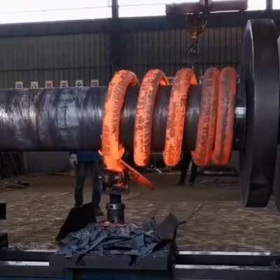 How large industrial springs are made