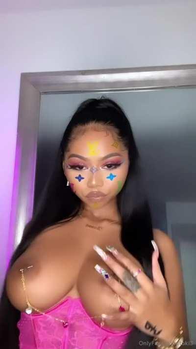 Damn😍👅👅 Grab her updated content in comment