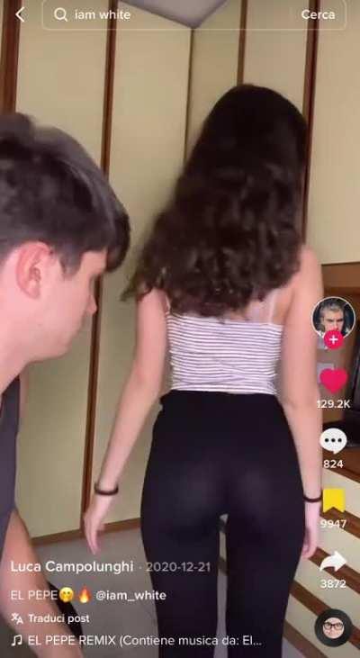 Iam_white Lingua 👅+culo e twerk🍑