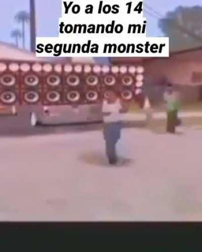 momento Monster Energy drink