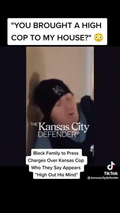 Kansas City Officer lookin sus