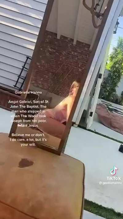 She’s Clearly Losing it, But Still Looks Good!